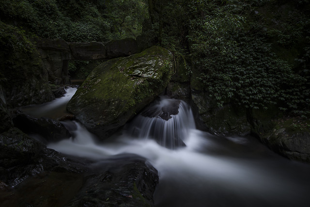 water-waterfall-river-no-person-moss 图片素材