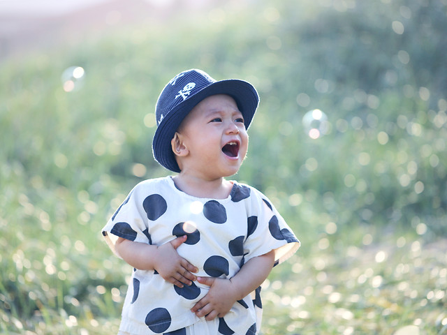 child-girl-outdoors-fun-summer 图片素材