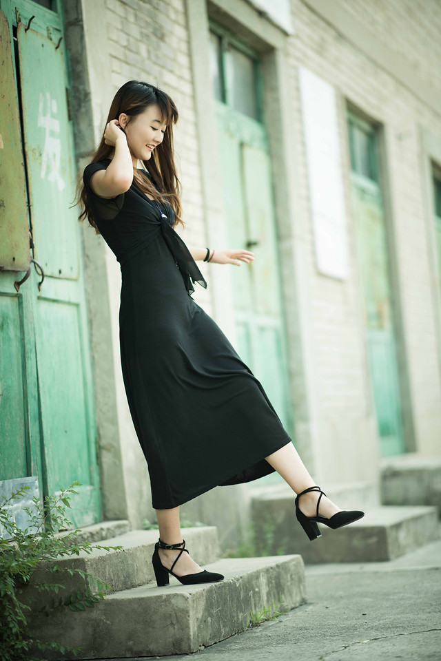 street-woman-fashion-girl-model 图片素材