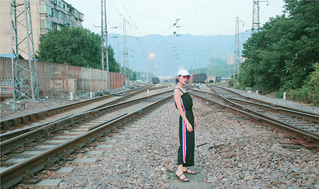 railway-train-locomotive-track-transportation-system 图片素材