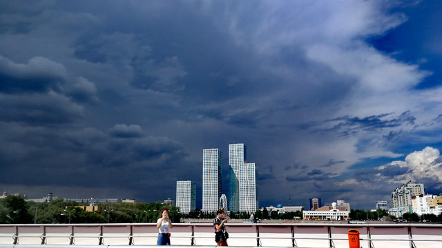 sky-travel-architecture-metropolitan-area-cloud picture material