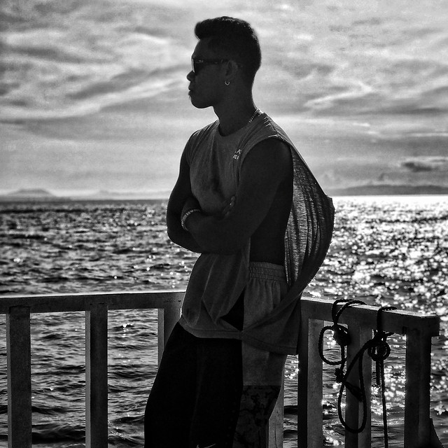 people-man-water-one-beach 图片素材