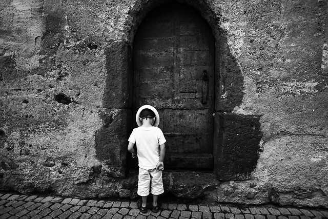 child-people-wall-street-monochrome 图片素材