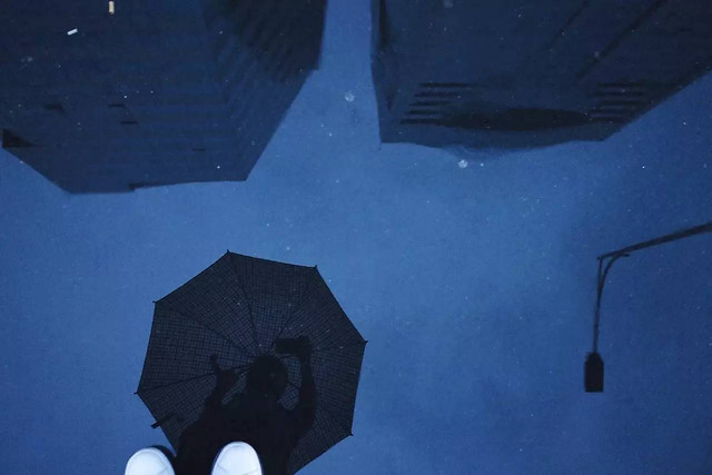 no-person-people-one-blue-vehicle picture material