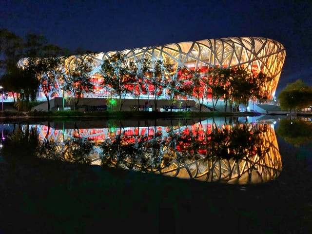 reflection-water-city-tree-travel 图片素材