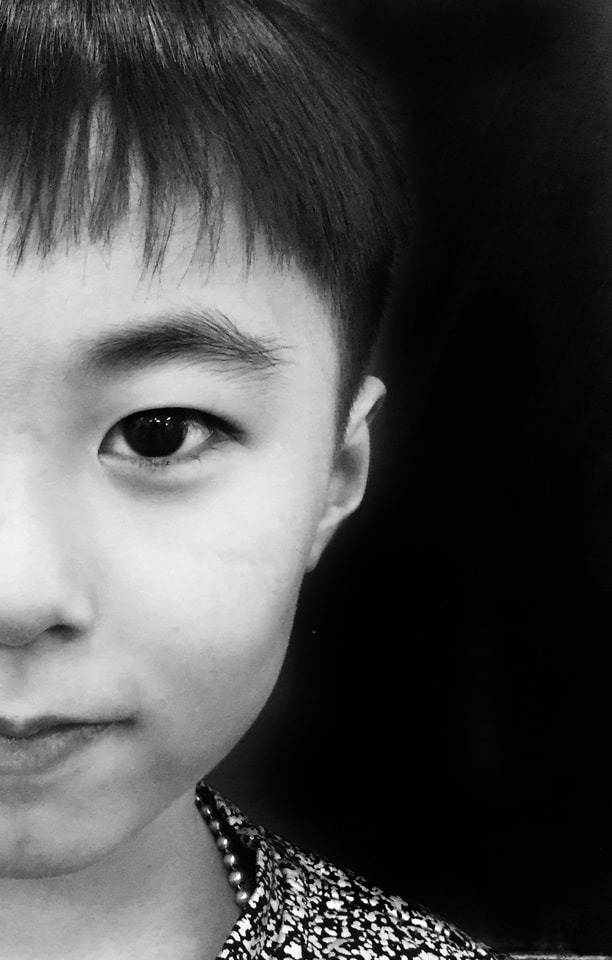 face-eye-black-and-white-portrait-child 图片素材