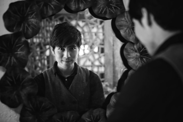 portrait-monochrome-black-and-white-people-adult 图片素材