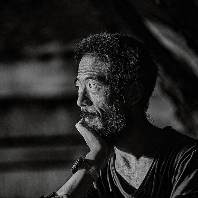 man-black-and-white-monochrome-portrait-facial-hair 图片素材