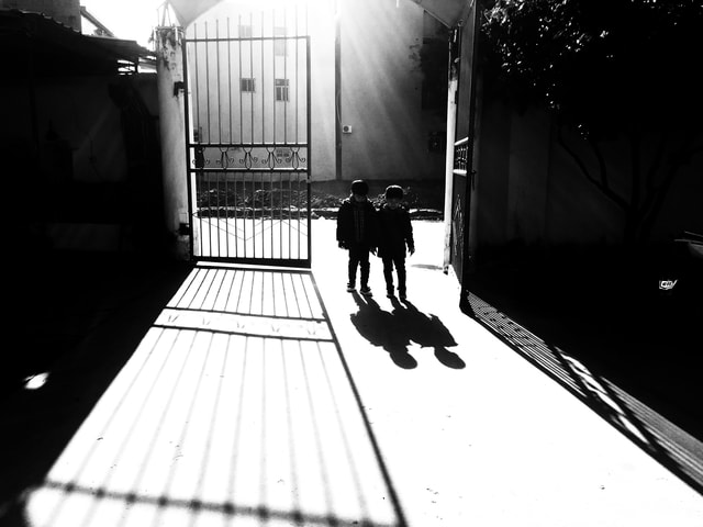 light-black-and-white-shadow-monochrome-street picture material