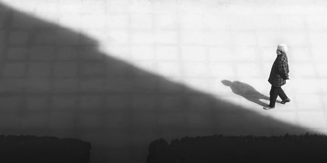 black-and-white-monochrome-light-fog-silhouette picture material