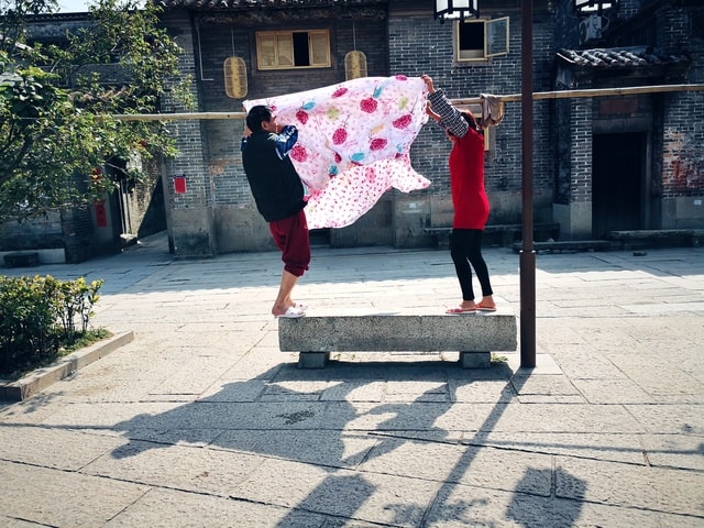 road-street-city-girl-people 图片素材