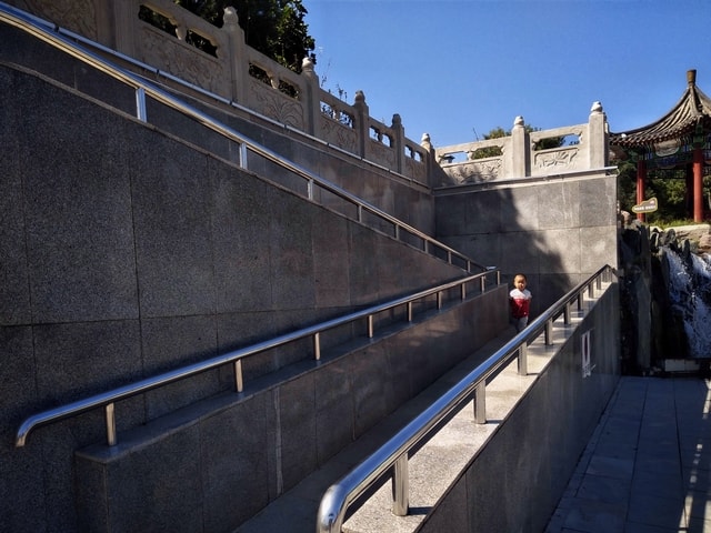street-glimpse 图片素材