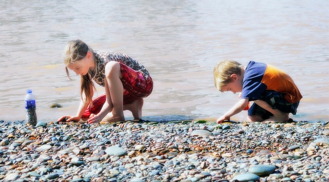 child-water-beach-fun-vacation 图片素材