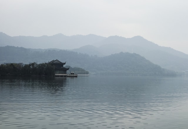 lake-water-sea-sky-mountain 图片素材