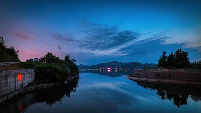 reflection-water-sky-river-dawn 图片素材
