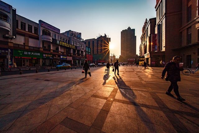 city-street-town-road-downtown 图片素材