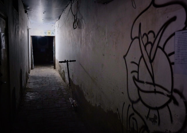 darkness-wall-light-art-alley picture material