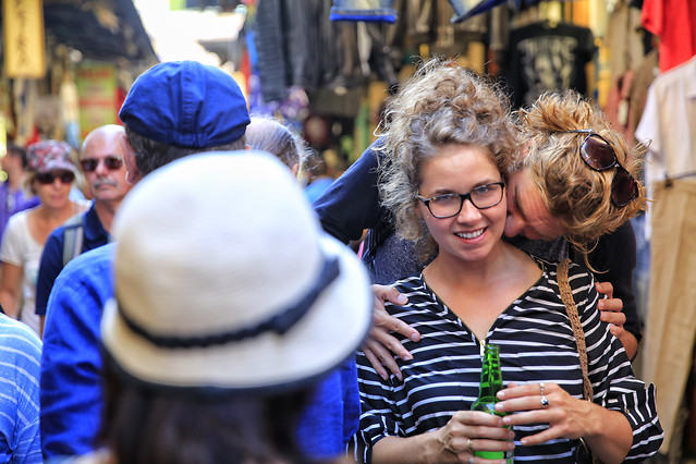 people-street-group-woman-man 图片素材