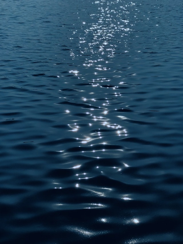 mobile-photography-blue-water-sea-ocean 图片素材