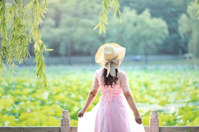 people-in-nature-photograph-yellow-beauty-skin 图片素材
