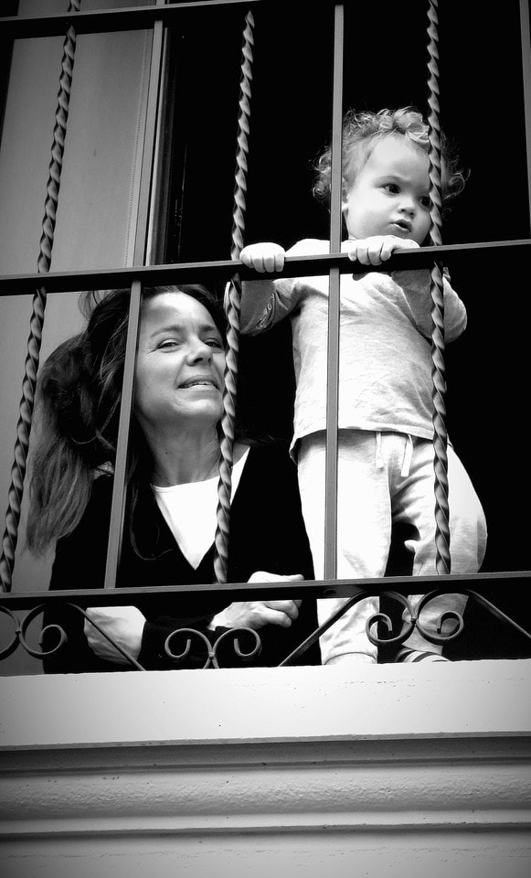 photograph-black-and-white-child-snapshot-monochrome picture material