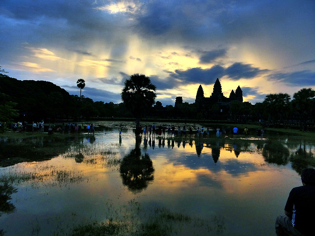 reflection-water-sky-body-of-water-nature 图片素材