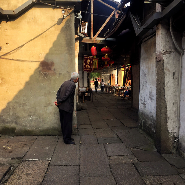 people-street-city-road-commerce 图片素材