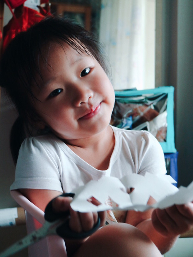 child-people-girl-portrait-one 图片素材