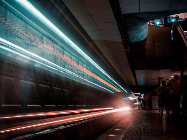 blur-motion-city-light-fast 图片素材