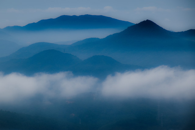 sky-dawn-mountain-mist-fog picture material