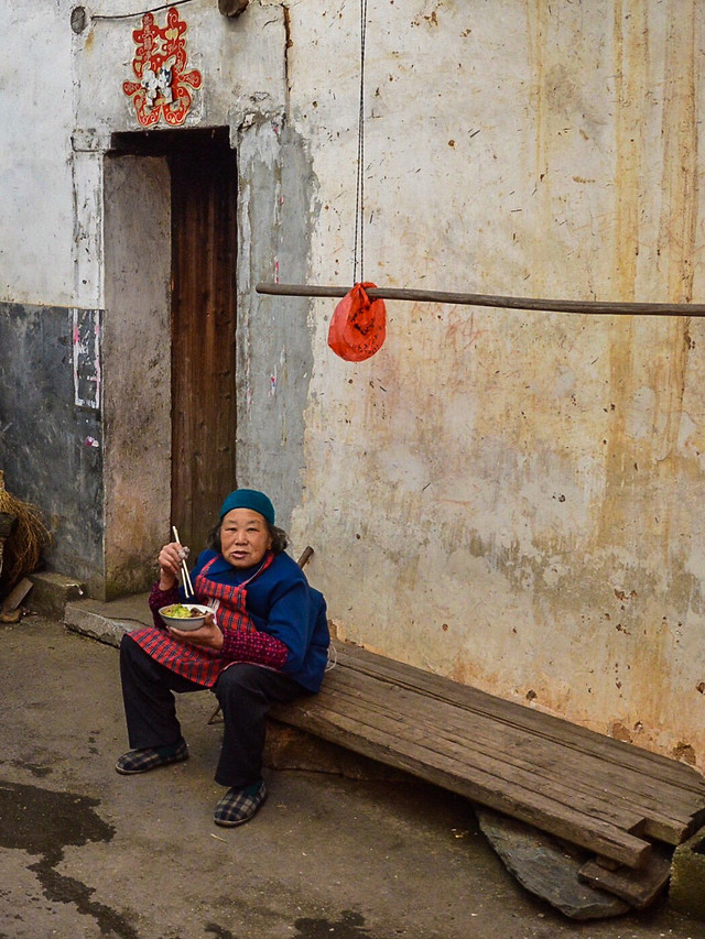 people-one-child-wear-adult 图片素材