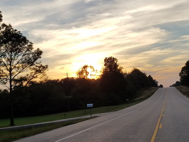 road-sky-landscape-no-person-tree 图片素材