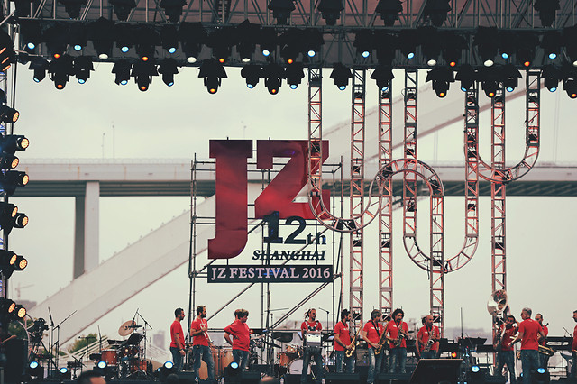 people-festival-many-crowd-group-together 图片素材