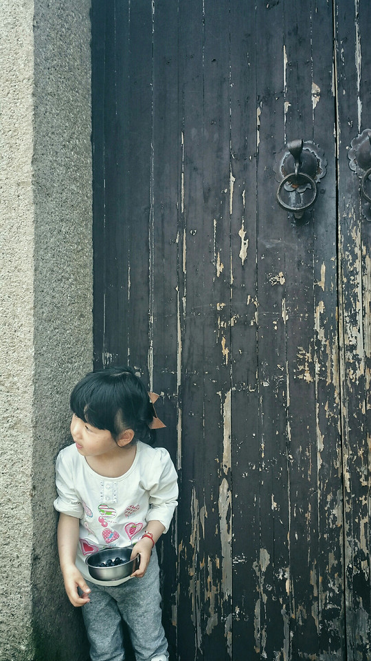 people-child-one-desktop-photograph 图片素材