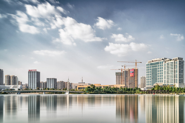 city-architecture-downtown-water-skyline 图片素材