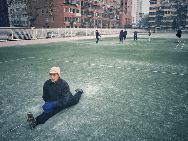 people-photograph-green-adult-water 图片素材