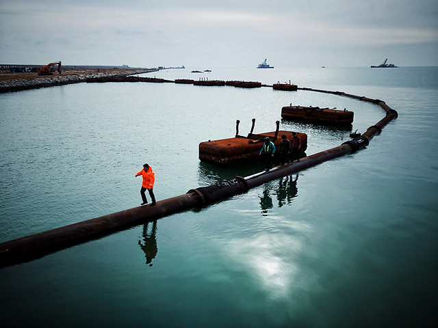 water-watercraft-no-person-vehicle-reflection 图片素材