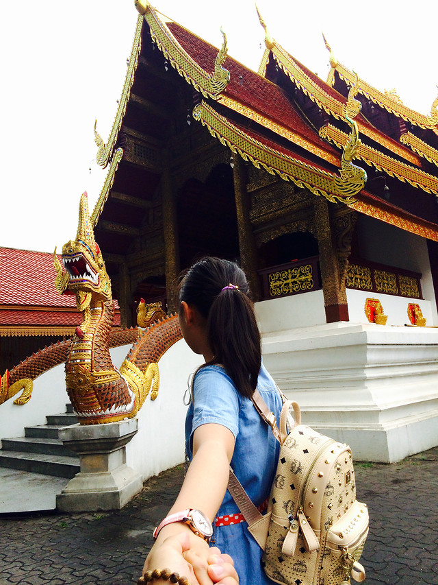 temple-religion-people-gold-buddha 图片素材