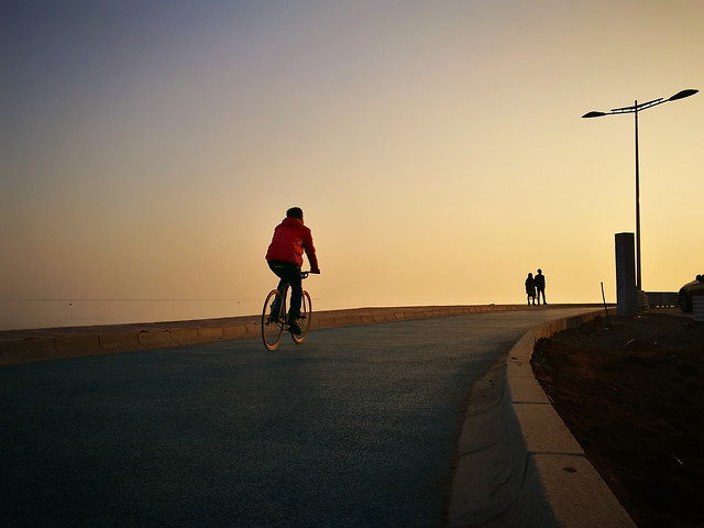 sunset-beach-dawn-sea-people 图片素材