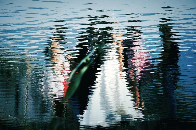 water-reflection-no-person-lake-nature 图片素材