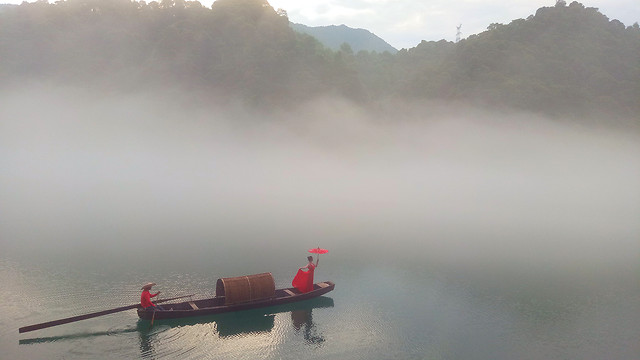 fog-mist-water-sky-lake picture material