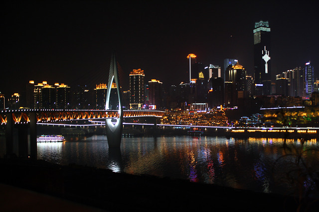 city-water-bridge-river-reflection 图片素材
