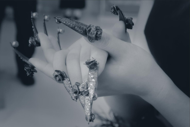 people-monochrome-woman-girl-black-and-white 图片素材