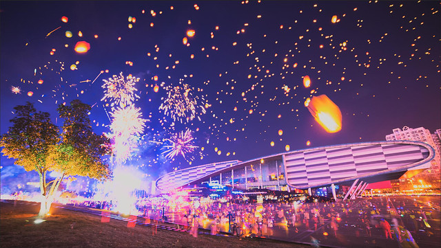 light-festival-evening-motion-celebration 图片素材