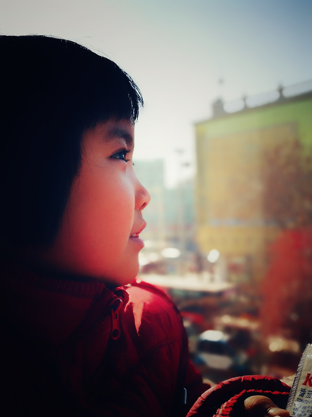 people-portrait-one-girl-face 图片素材