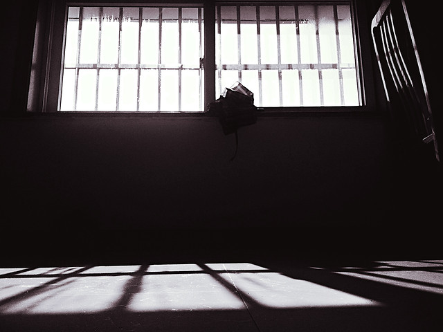 light-window-indoors-room-shadow 图片素材