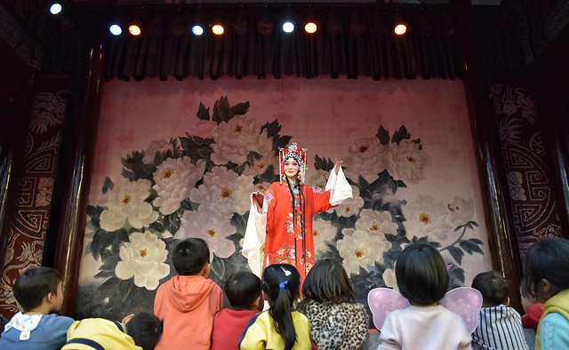 people-religion-group-adult-child 图片素材