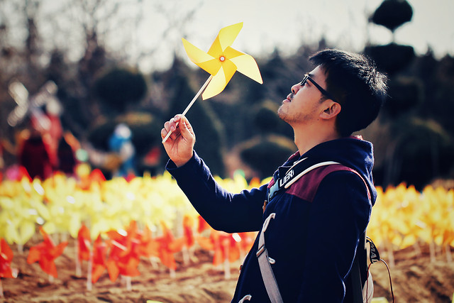 people-child-outdoors-festival-woman 图片素材