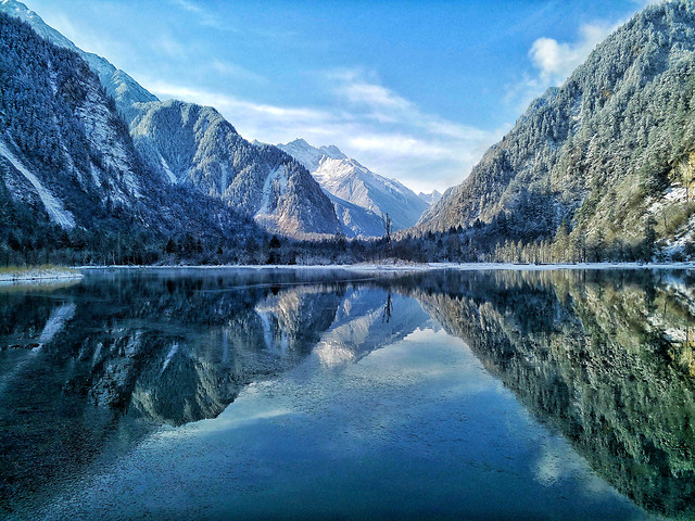 mountain-no-person-snow-reflection-landscape 图片素材