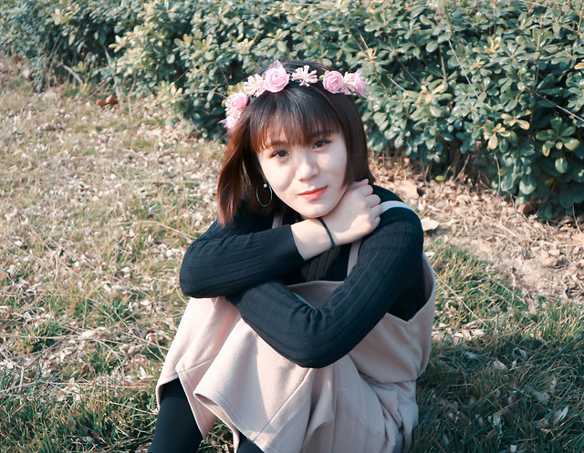 nature-girl-outdoors-fall-park 图片素材